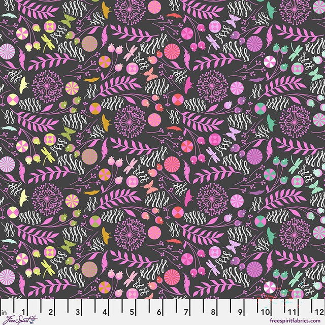 Prince Charming Déjà Vu - Tula Pink - Dandelion - Licorice - PWTP279.LICORICE