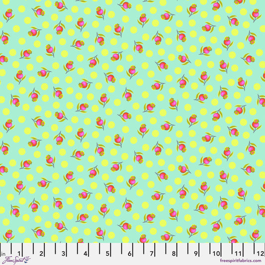 Untamed - Tula Pink - Impending Bloom - Moonbeam - PWTP239.MOONBEAM